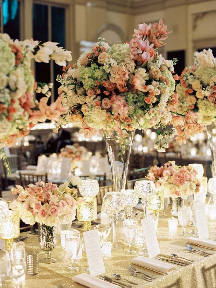 Оформление свадьбы цветами: топ-10 стильных идей
