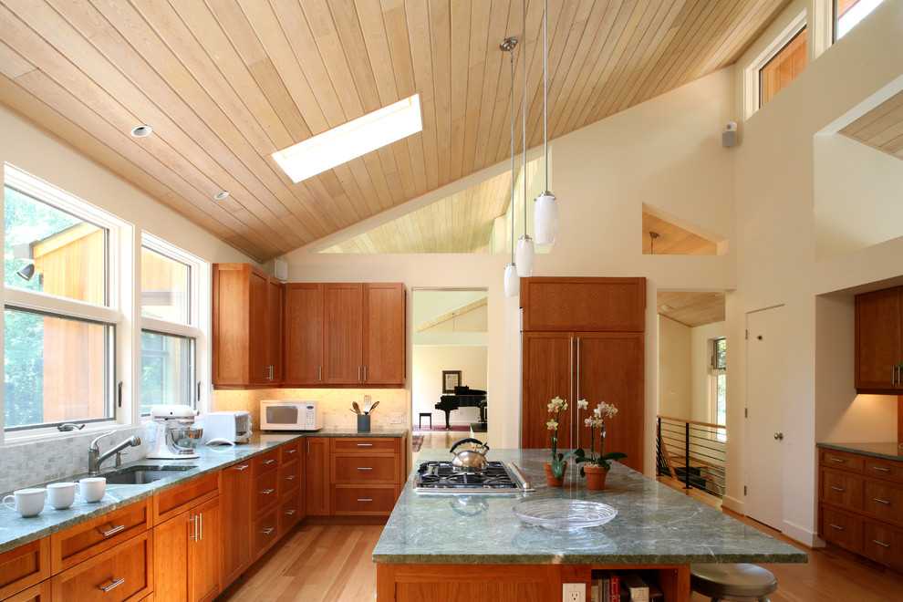 Дизайн кухни с низким потолком: полезные советы по оформлению и 40+ фото примеров