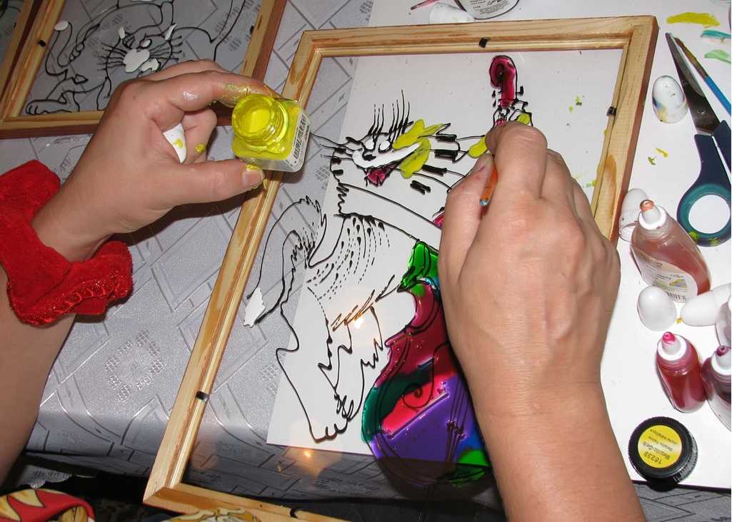 Роспись акриловыми красками по стеклу: мастер-класс для начинающих с фото