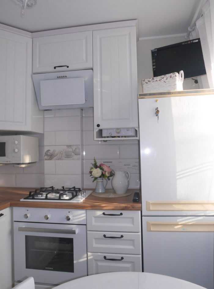 Дизайн кухни площадью 6 кв.м: 60 реальных фото с холодильником, газовой .