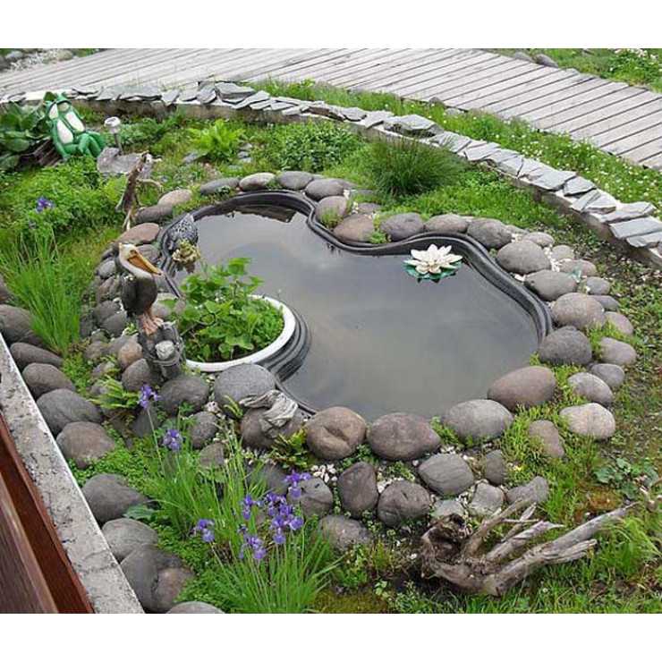 Декоративный пруд на даче: выбор места, формы и размера