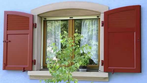 Ставни на окна (50 фото): элемент защиты и декоративного оформления загородных домов