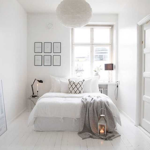 Если вы хотите создать островок релакса, уюта и бесконечной нежности в своем доме, то  белая спальня станет идеальным вариантом дизайна помещения.  